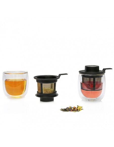 Tazza doppia camera con coperchio con filtro. Capacità 0,2lt