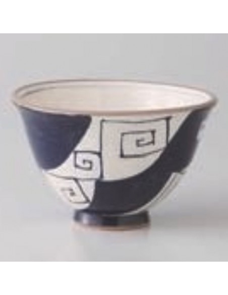 Tazza bianca con decori geometrici blu 475ml