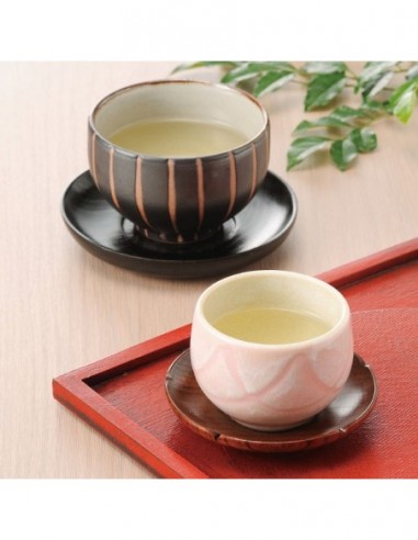 Sottotazza in legno marrone con intarsi