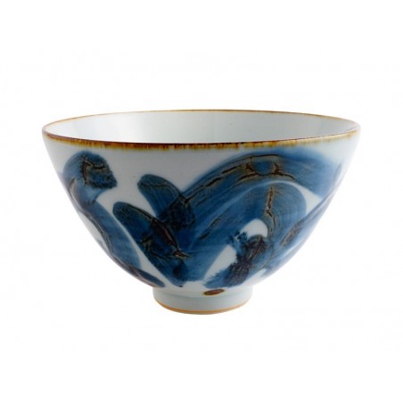 Tazza bianca con disegni blu